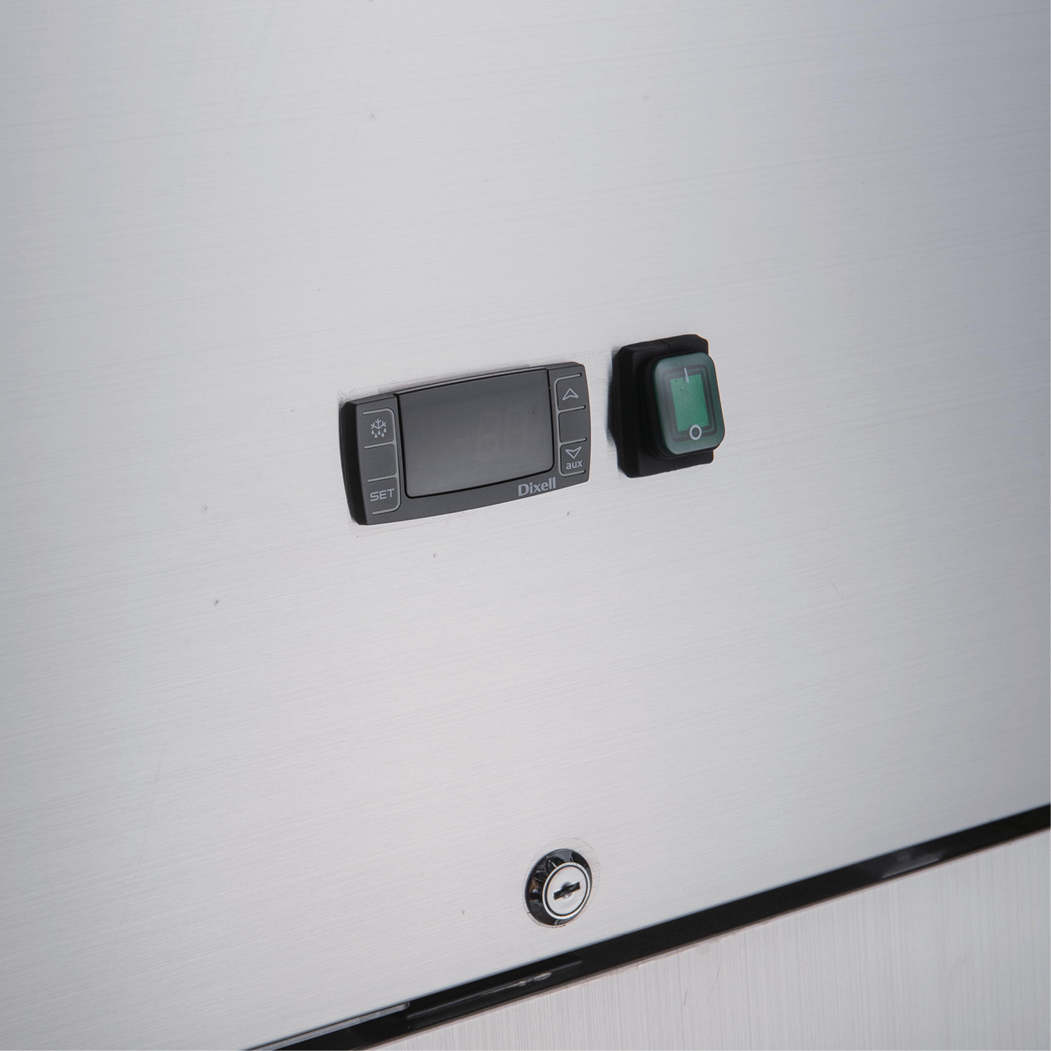 Exquisite GSC650G One Glass Door Stainless Steel Upright Fridge – 685 Litres 3 Exquisite GSC650G One Glass Door Stainless Steel Upright Fridge – 685 Litres - Image 3